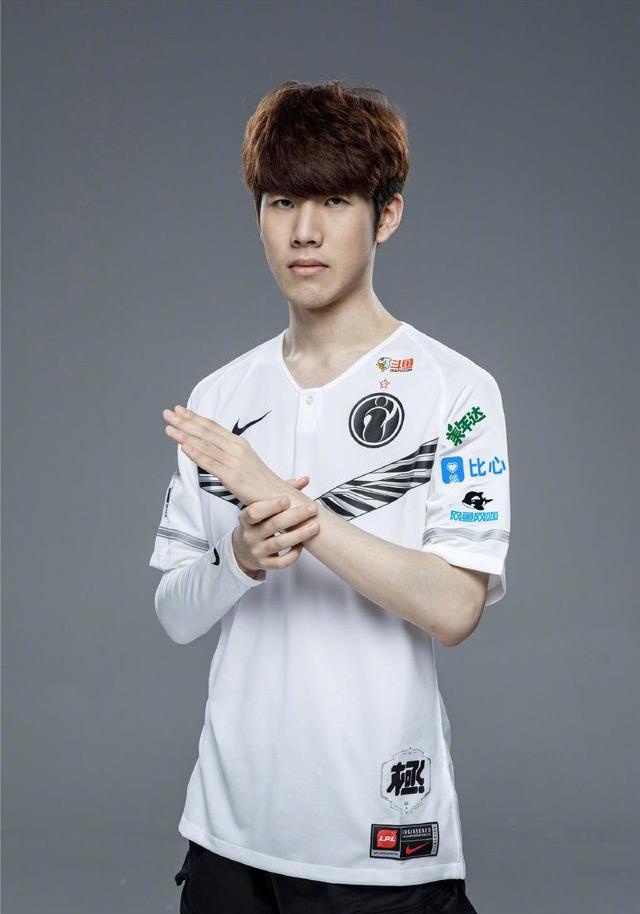 巨神bin！！历史上第一位在国际赛事BO5里四次战胜T1的选手