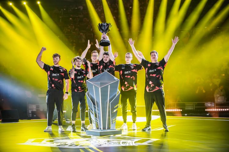 EPL S20 小组赛：艰难取胜 COL 2-1击败Astralis